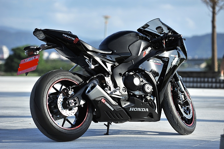 2016 HONDA CBR1000RR 簡易開箱(圖片分享)