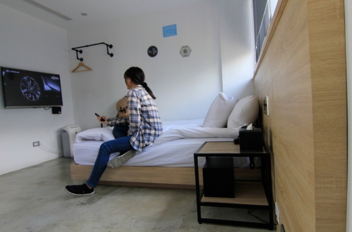 來個童年回憶的台中【動漫彩繪街】走走,晚上再到鵲絲旅店好好休息一下!