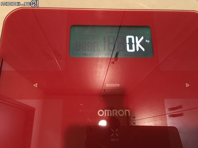 【開箱】OMRON 歐姆龍藍芽智慧體重體脂計HBF-254C