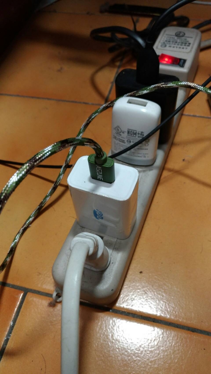 發現副廠可支援ZK552KL QC3.0