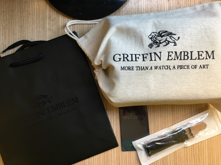 {極度不專業開箱+心得文}GRIFFIN EMBLEM評價 星空藍寶石法國機械錶