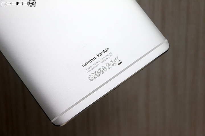 華為MediaPad M3 可語音通話 搭配Harman Kardon雙喇叭