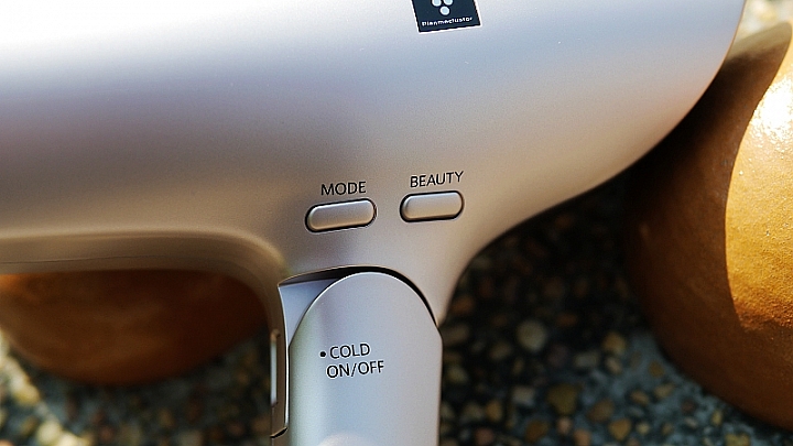 快速吹乾、恢復柔順秀髮,來自夏普的秘密武器自動除菌離子吹風機IB-GP9T