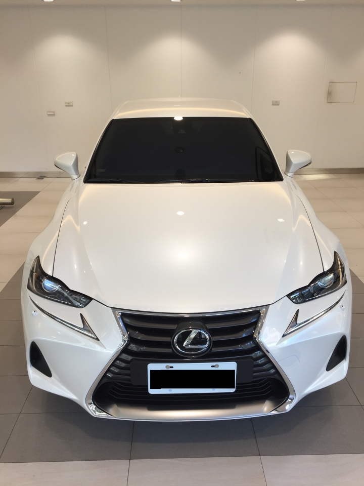 下訂了人生第二台車==>IS200t (租購)