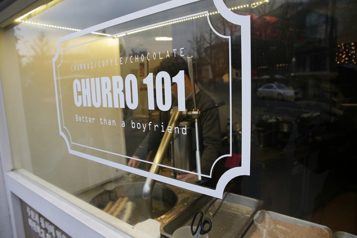 【玩 韓國】首爾 三清洞必吃CHURRO101外酥內Q吉拿棒。就連蔡依林也愛不釋手~