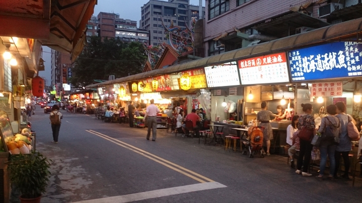 【美食。食記】台北 中山 海馬香酥 內行門路 小張龜山島 海鮮 在地 熱炒 啤酒 蝦