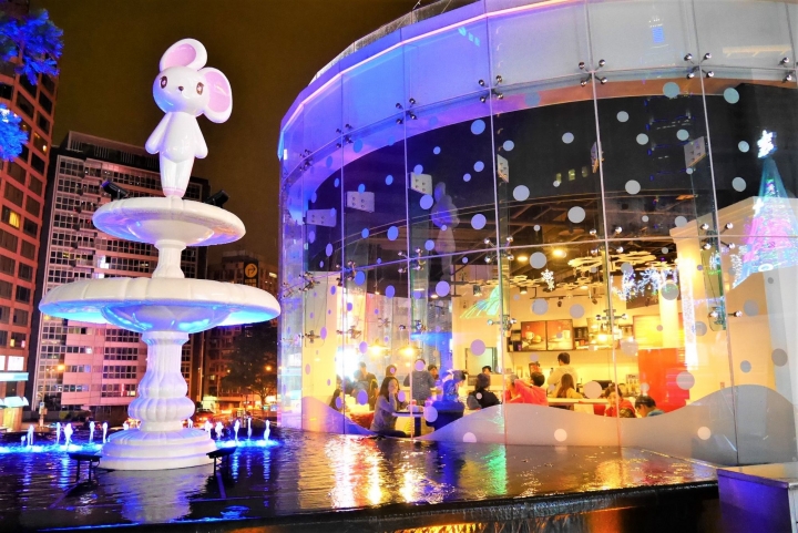 【台北信義區 | 活動】雨夜中的浪漫耶誕廣場★阪急百貨愛。Sharing聖誕活動