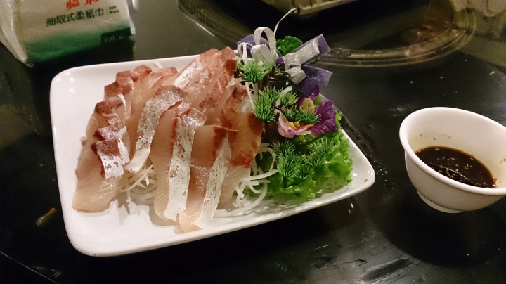 【美食。食記】台北 中山 海馬香酥 內行門路 小張龜山島 海鮮 在地 熱炒 啤酒 蝦