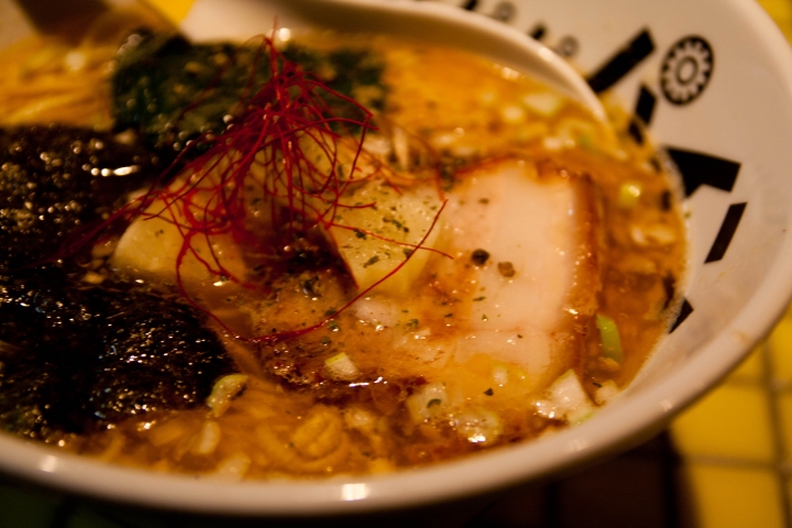 【美食。食記】東京 西荻窪 鳳梨酸甜 女性熱愛 パパパパパイン 乃木阪46 拉麵 沾麵 水果 推薦