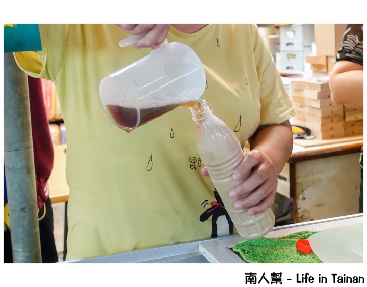 【台南中西區-飲料】古早味紅茶.奶茶│走進來喝杯古早味 聽聽西市場的故事~~阿枝泡沫紅茶店
