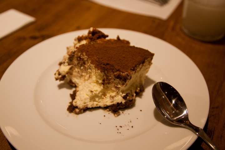 【食記。美食】東京 池袋 午餐划算,蛋糕好味 Trattoria PARADiSO 甜點 吃到飽 划算 便宜 推薦
