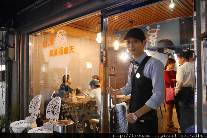 【食記】Nine High久嗨微醺壹號店-台中必去餐酒館/推薦獨家飯蛋糕/sogo商圈/飛鏢吧