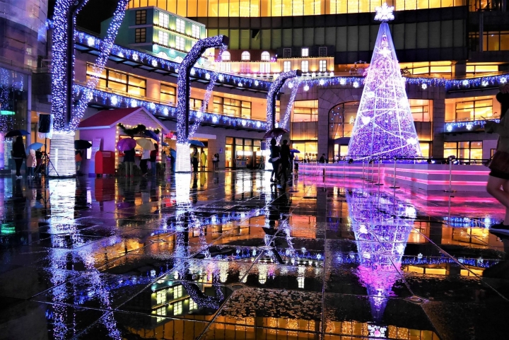【台北信義區 | 活動】雨夜中的浪漫耶誕廣場★阪急百貨愛。Sharing聖誕活動