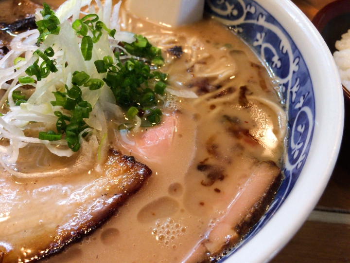 【美食。食記】東京 板橋 膠質濃厚 豚骨飄香 愚直 拉麵 女性 推薦 女生