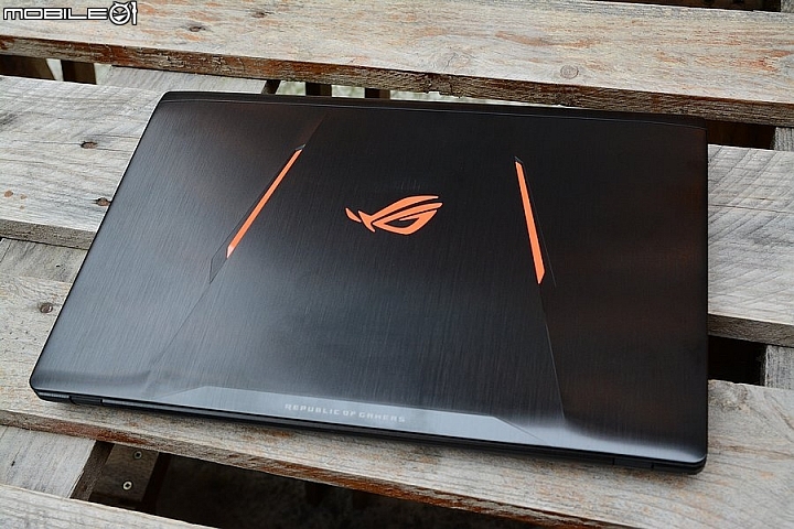 有RGB鍵盤的GTX1050TI遊戲筆電 ASUS ROG Strix GL553VE