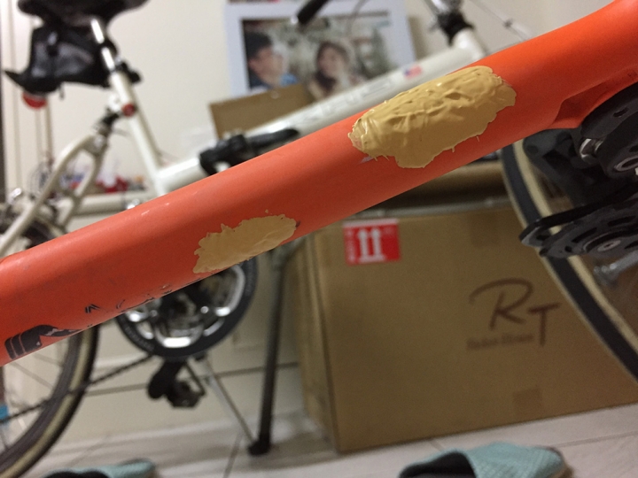 TCR ADV1碳纖車架輕嗑傷-DIY修補紀錄
