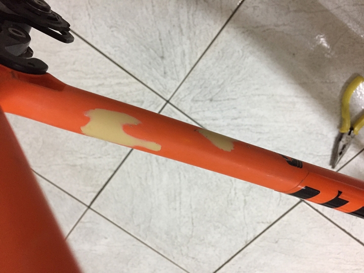 TCR ADV1碳纖車架輕嗑傷-DIY修補紀錄
