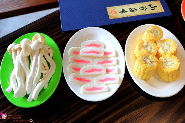 (合作)高雄鳳山區︱賽門汕頭火鍋(鳳山文衡店)冬日絕不能錯過的,武俠風超有特色廣東沙茶汕頭火鍋,年菜抽獎訊息在文末。