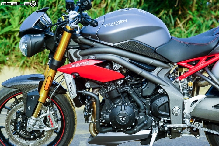 配備滿載暴力街跑 Triumph Speed Triple 1050R