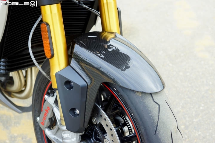 配備滿載暴力街跑 Triumph Speed Triple 1050R