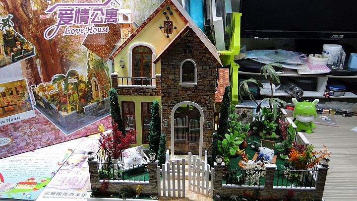 【分享】獨棟袖珍透天厝:愛情公寓 Love House