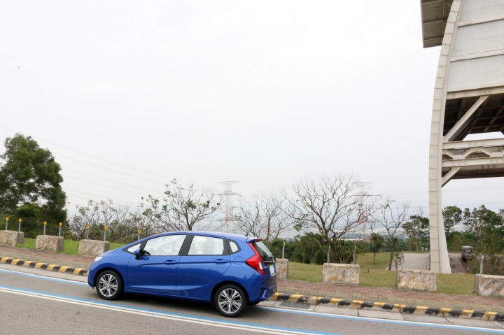 讓女友安全上路,Honda Fit S代開箱
