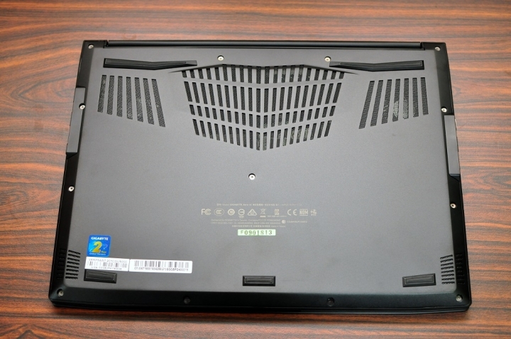 GIGABYTE Aero14 V7,搭載Kaby Lake CPU測試首發