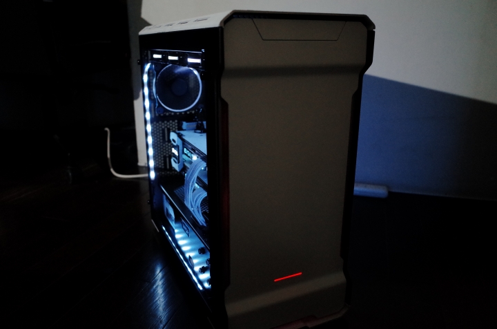 【電腦組件MOD】黑與白的強迫症 Phanteks ENTHOO EVOLV ATX Tempered Glass