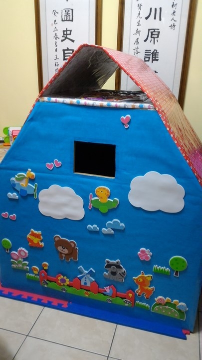 孝子老爸自製小人的紙箱小房子