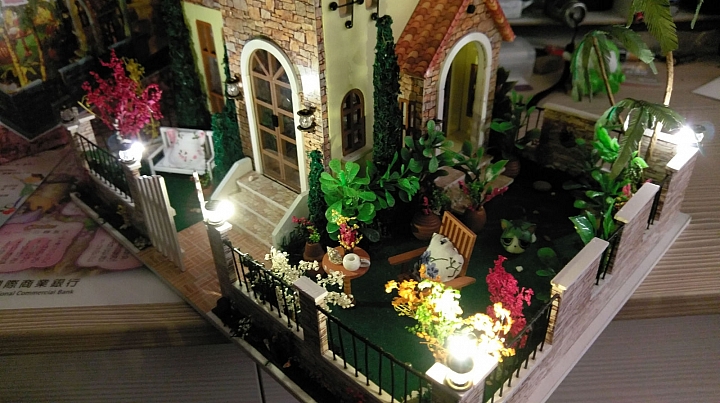 【分享】獨棟袖珍透天厝:愛情公寓 Love House