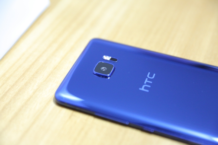HTC U Ultra 寶石藍開箱 質感非凡!!