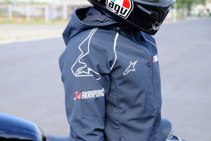 【開箱】 Akrapovic x Alpinestar有沒有搞頭!? 蠍子方程式外套