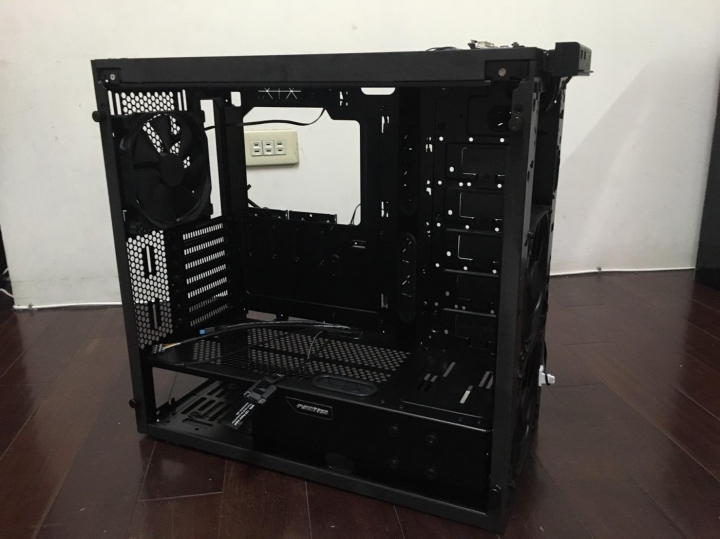 【電腦組件MOD】黑與白的強迫症 Phanteks ENTHOO EVOLV ATX Tempered Glass