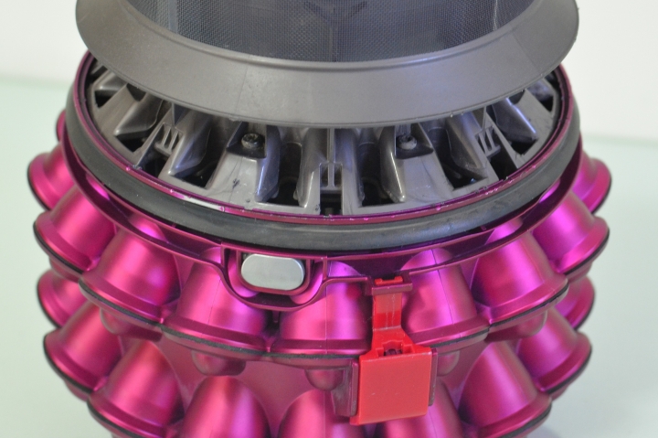 (拆解)Dyson DC46 集塵筒之清潔