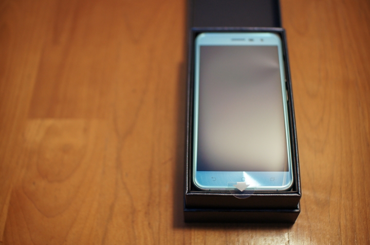 ZenFone 3 ZE520KL 莎朵霓綠小開箱