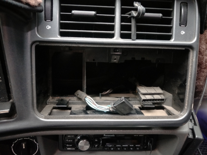 『分享』1992 Ford sierra 7吋安卓車機