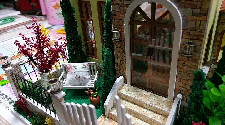 【分享】獨棟袖珍透天厝:愛情公寓 Love House