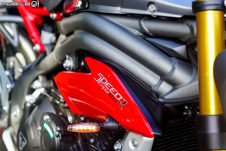 配備滿載暴力街跑 Triumph Speed Triple 1050R