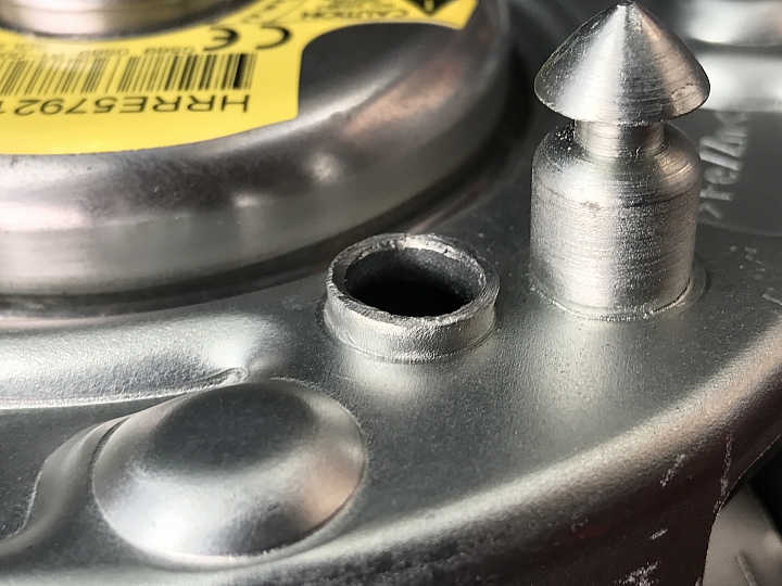 謠言終結者:BMW F系列M方向盤 所謂山寨氣囊 實測