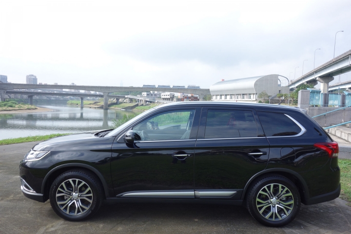 【5230 New Outlander】幸福空間大滿足