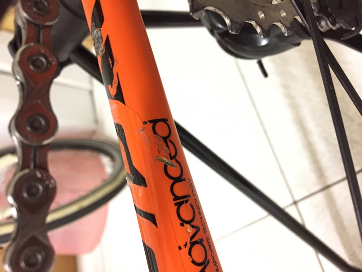 TCR ADV1碳纖車架輕嗑傷-DIY修補紀錄