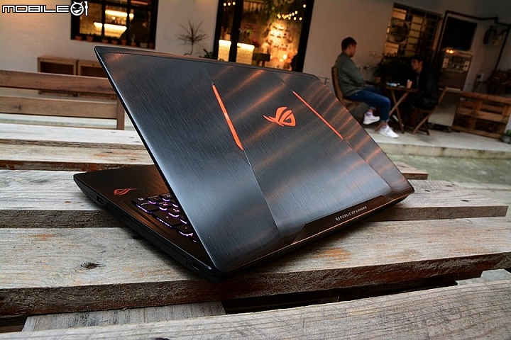 有RGB鍵盤的GTX1050TI遊戲筆電 ASUS ROG Strix GL553VE