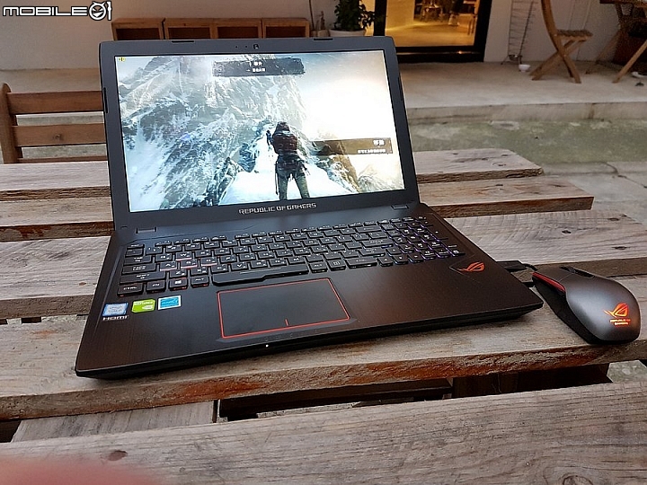 有RGB鍵盤的GTX1050TI遊戲筆電 ASUS ROG Strix GL553VE