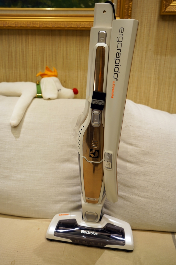 【開箱】伊萊克斯 7th Ergorapido 無線吸塵器(簡測對照Dyson DC63)