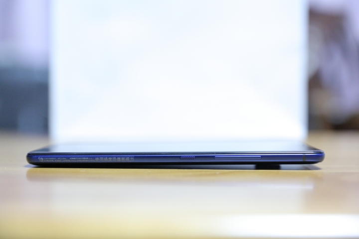 HTC U Ultra 寶石藍開箱 質感非凡!!
