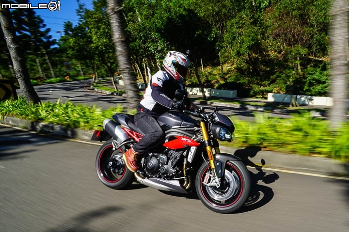 配備滿載暴力街跑 Triumph Speed Triple 1050R