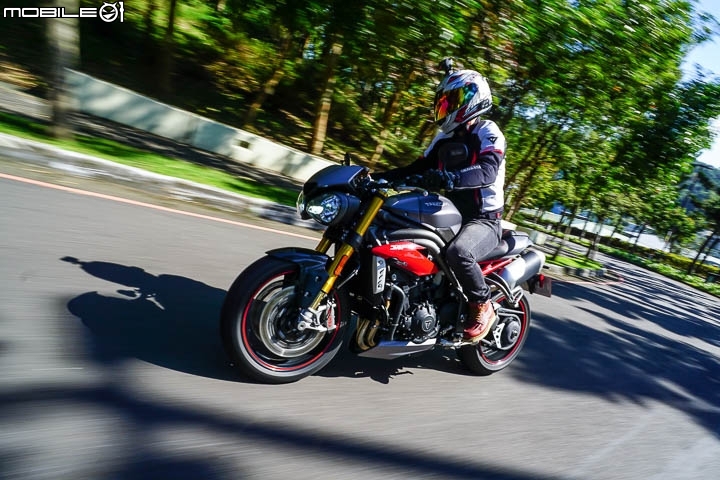 配備滿載暴力街跑 Triumph Speed Triple 1050R