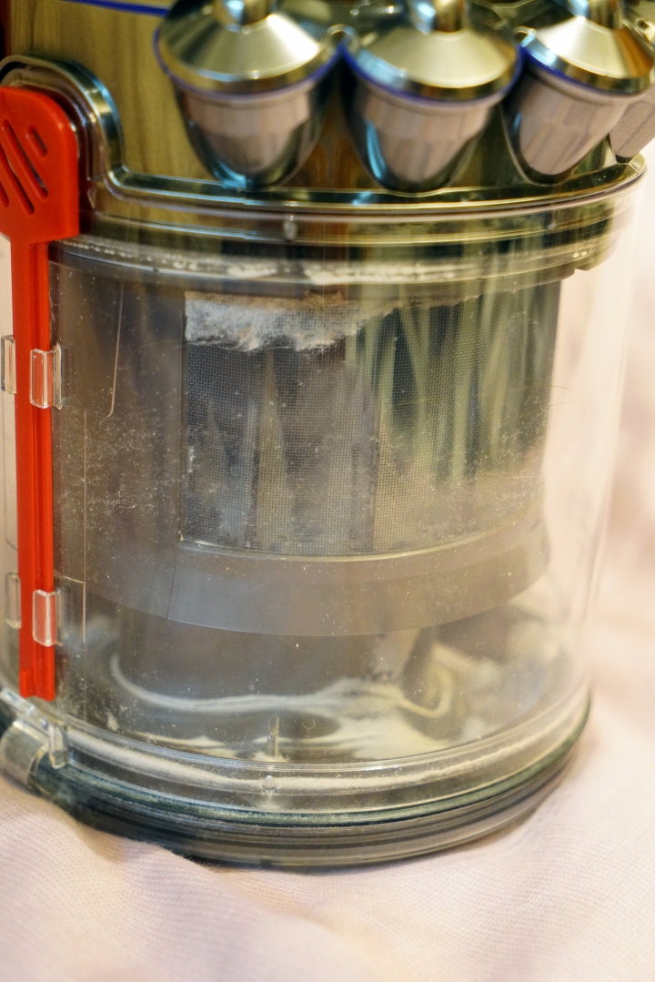 【開箱】伊萊克斯 7th Ergorapido 無線吸塵器(簡測對照Dyson DC63)