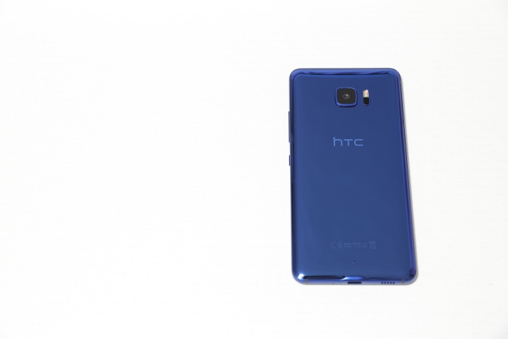 HTC U Ultra 寶石藍開箱 質感非凡!!
