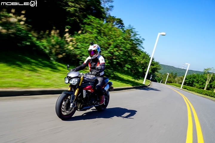 配備滿載暴力街跑 Triumph Speed Triple 1050R
